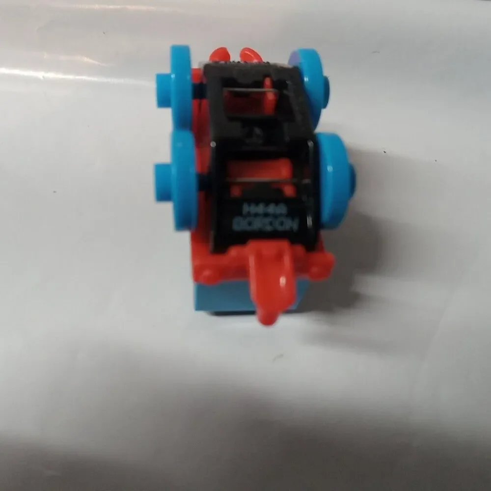 THOMAS & FRIENDS MINIS Graffitti Gordon train 1 1/2